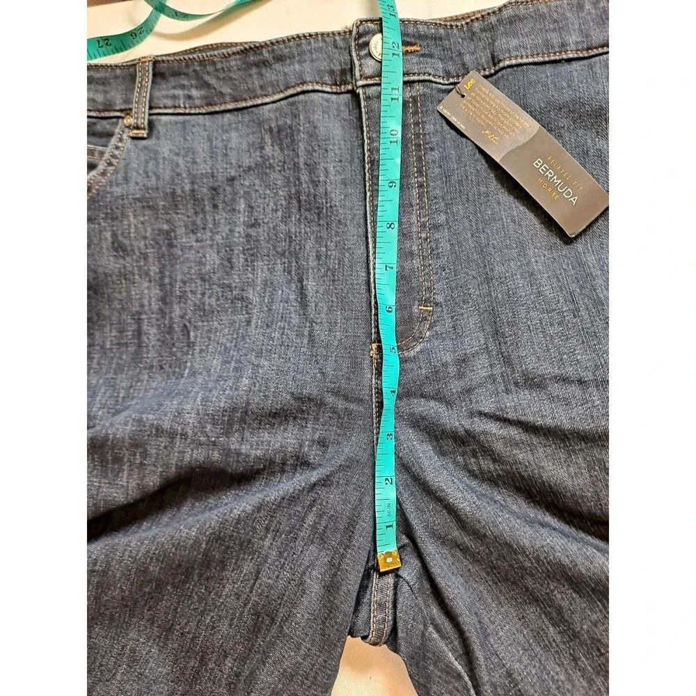 Lee Women's Bermuda Shorts Size 24W Relaxed Fit Mid-rise Lagoon 10